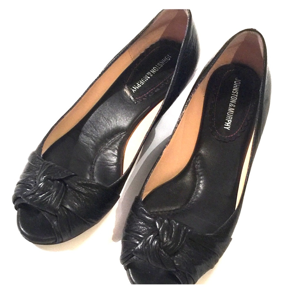 Johnston Murphy black leather peep toe wedge shoe - Picture 4 of 7